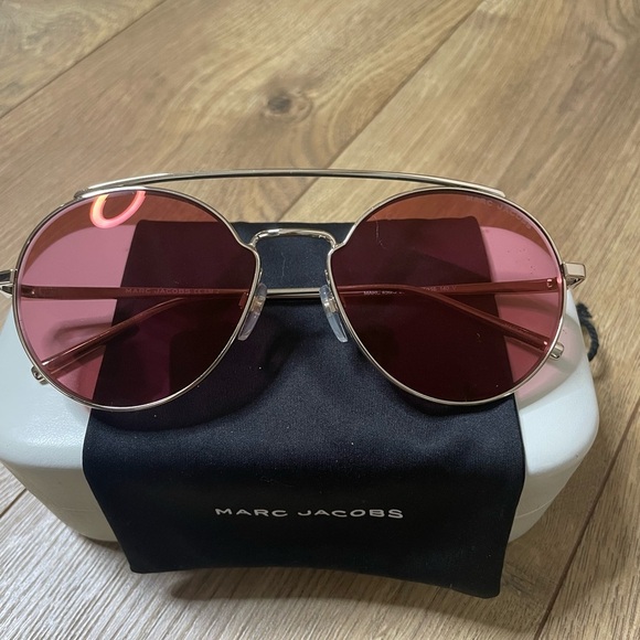 Authentic 
Marc Jacobs Pink Round Sunglasses with Metallic Frame main image 10